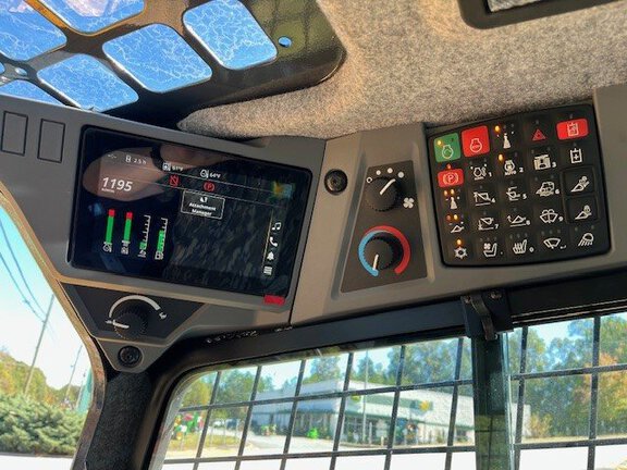 2025 John Deere 335P-4
