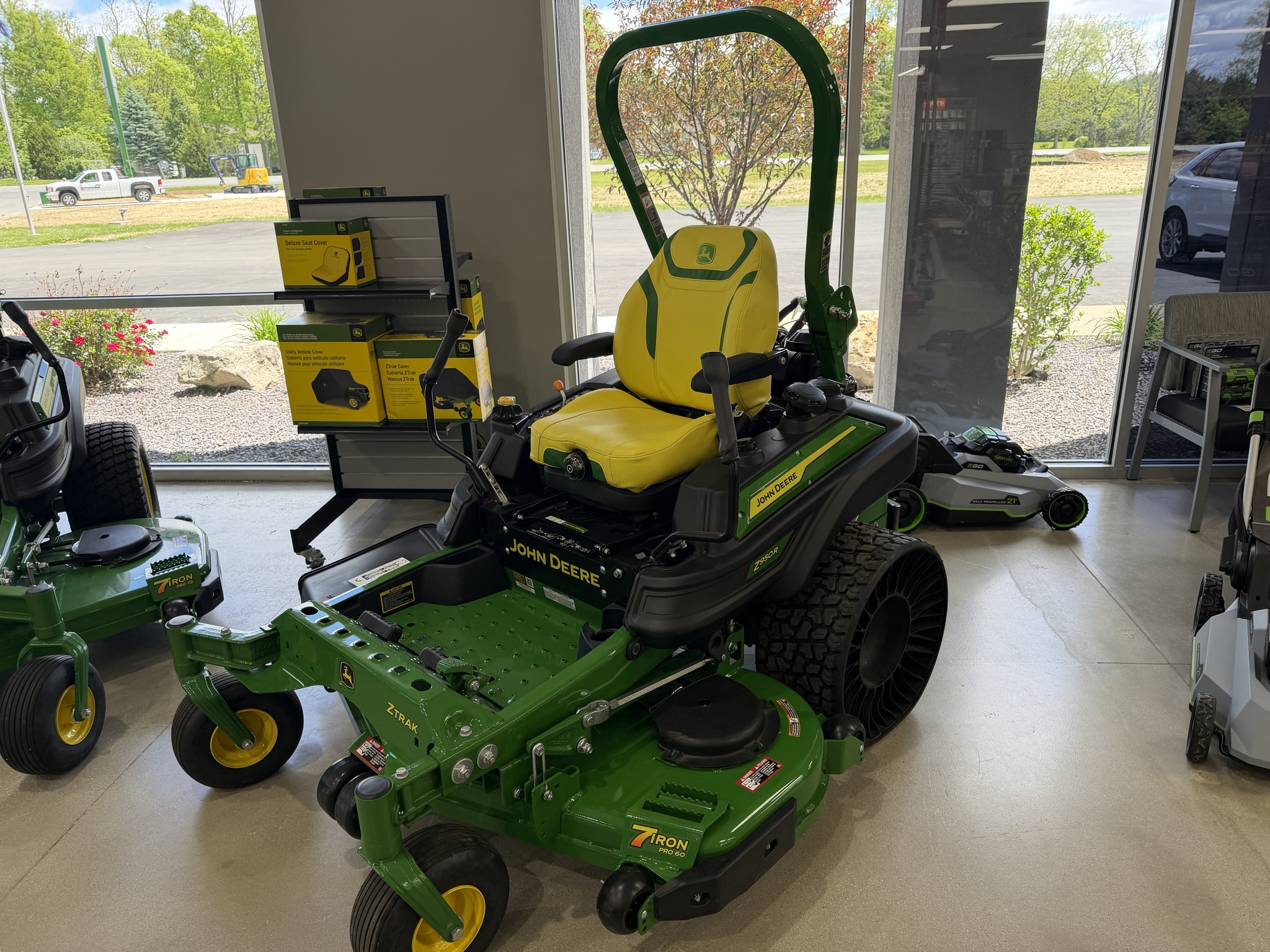 New In-Stock 2025 John Deere Z950R Zero Turn Mowers at Koenig Equipment in Knightstown, IN - PhotoXL1