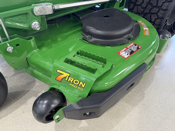 New In-Stock 2025 John Deere Z950R Zero Turn Mowers at Koenig Equipment in Knightstown, IN - Photo4