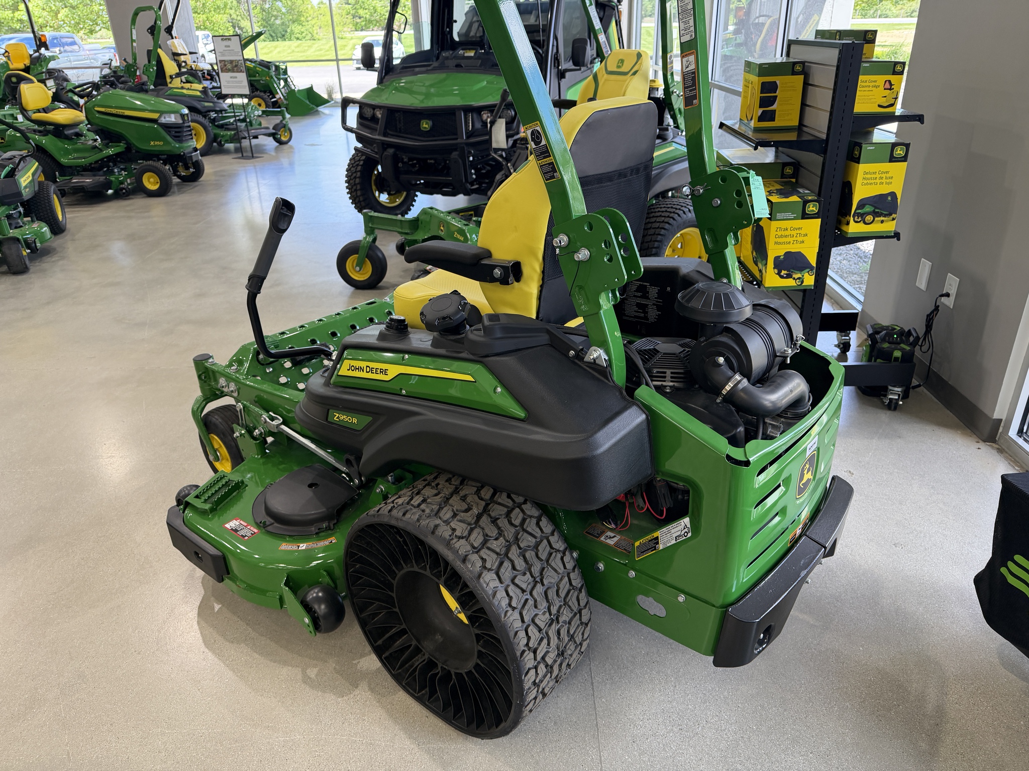 New In-Stock 2025 John Deere Z950R Zero Turn Mowers at Koenig Equipment in Knightstown, IN - PhotoXL2