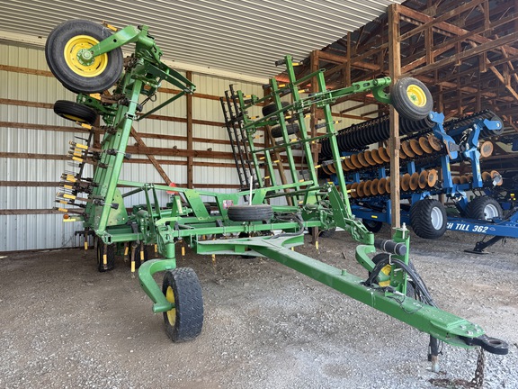Photo of 2014 John Deere 2210