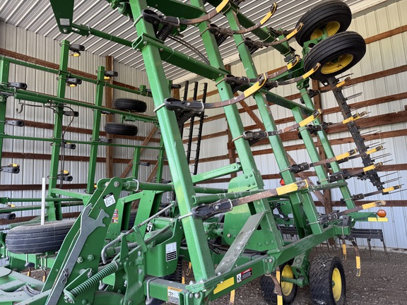 Photo of 2014 John Deere 2210