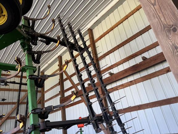 Photo of 2014 John Deere 2210
