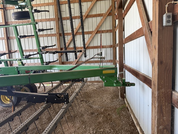 Photo of 2014 John Deere 2210