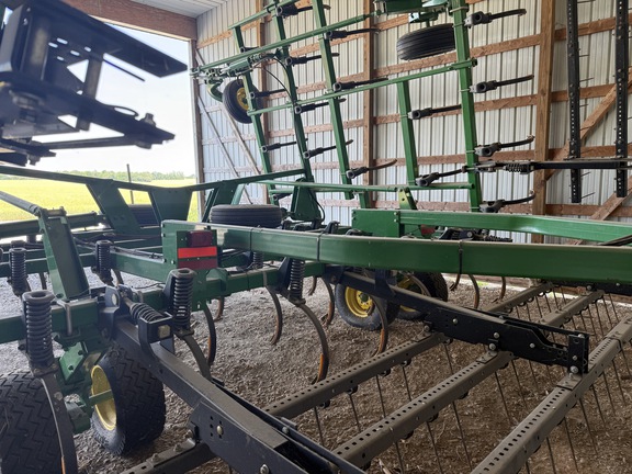 Photo of 2014 John Deere 2210