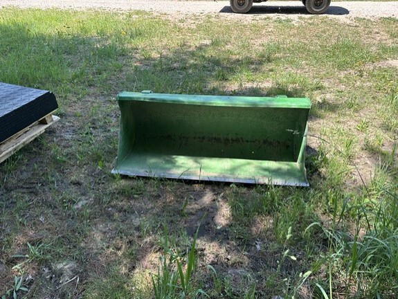 Photo of 2022 John Deere 2025R