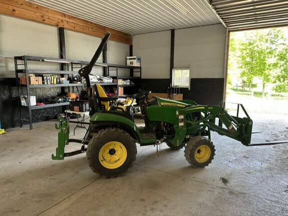 Photo of 2022 John Deere 2025R