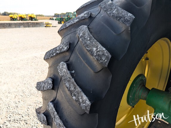 Photo of 2011 John Deere 7130 Premium