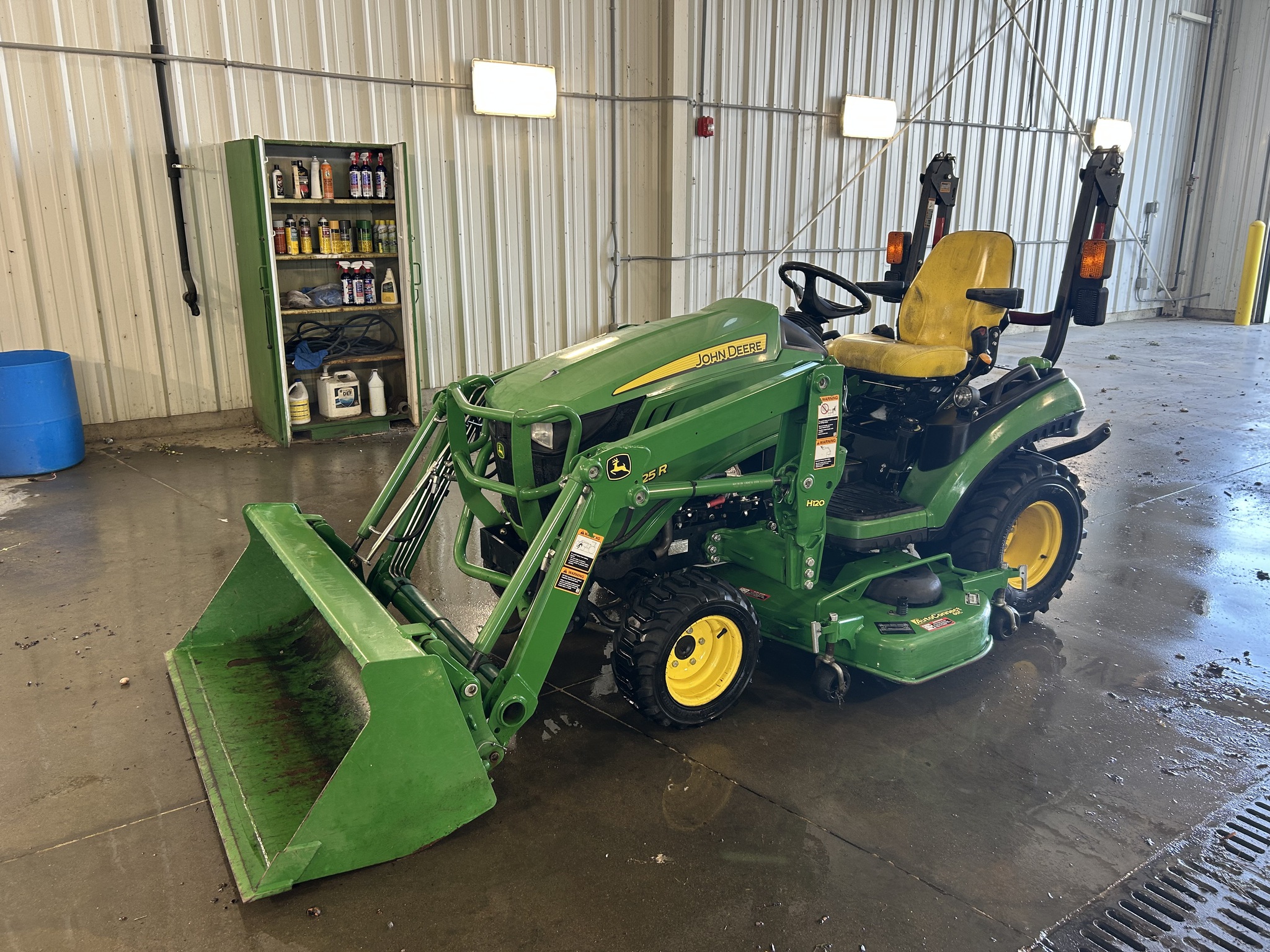 Used 2016 John Deere 1025R Compact Utility Tractors at Koenig Equipment in Franklin, IN - PhotoXL0