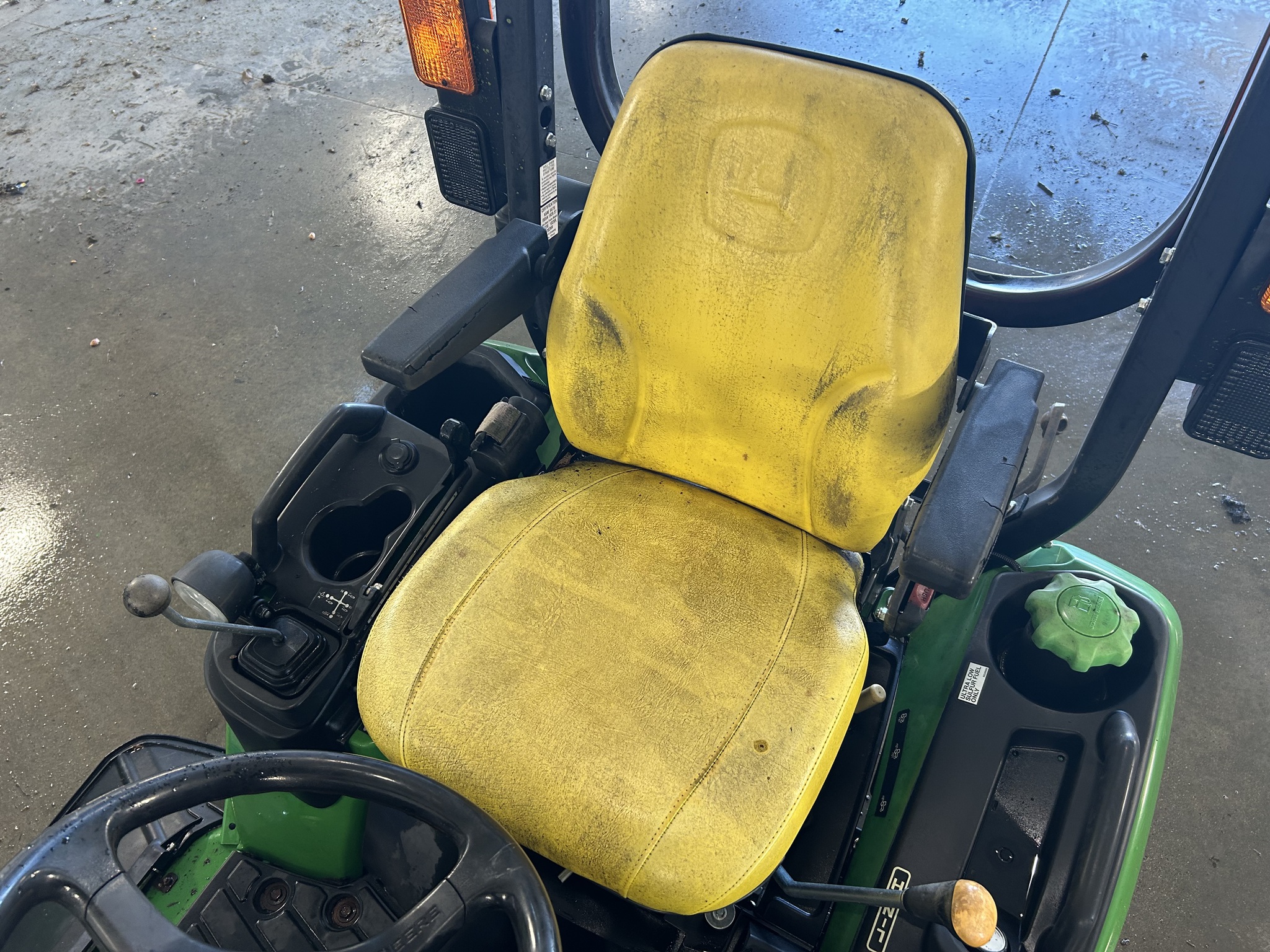 Used 2016 John Deere 1025R Compact Utility Tractors at Koenig Equipment in Franklin, IN - PhotoXL9