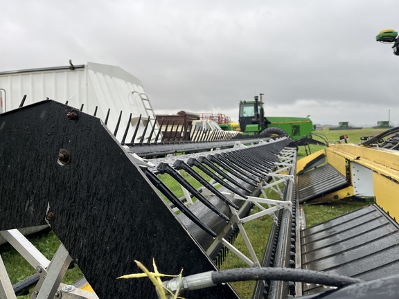 Used 2010 John Deere A400 Windrowers at Horizon Ag & Turf in Falher, AB - Photo3