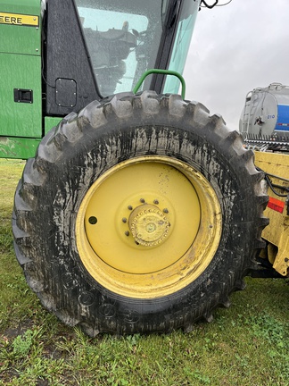 Used 2010 John Deere A400 Windrowers at Horizon Ag & Turf in Falher, AB - Photo8
