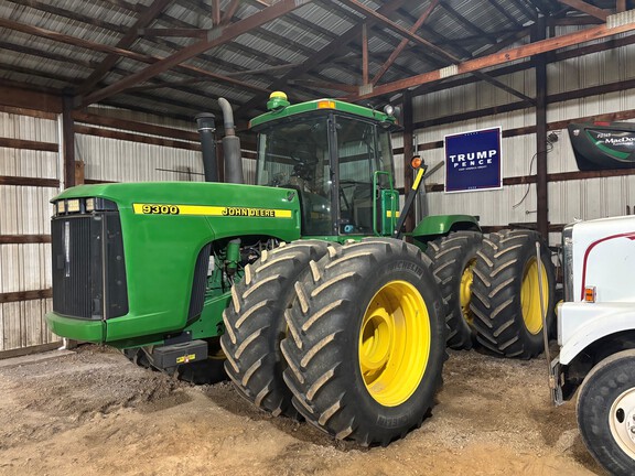 Photo of 2000 John Deere 9300