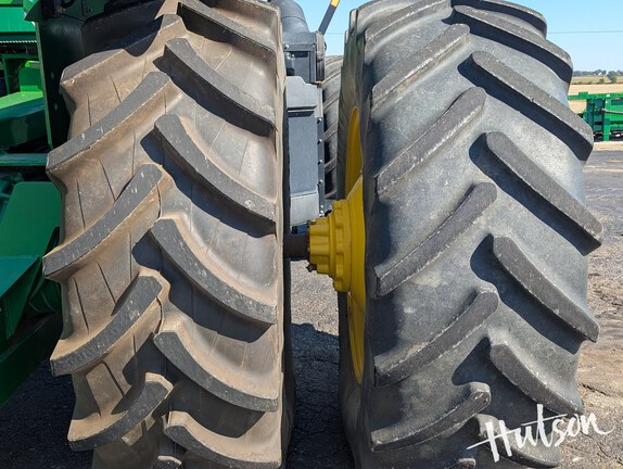 Photo of 2000 John Deere 9300