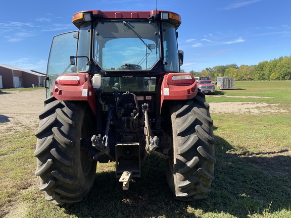  Case Farmall 110C - Photo4