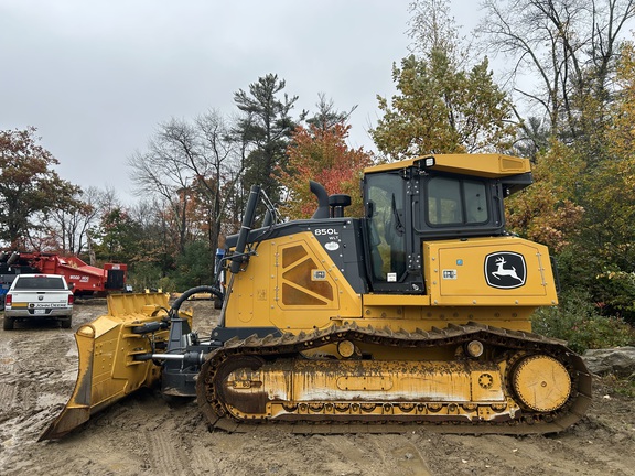 Photo of 2023 John Deere 850L