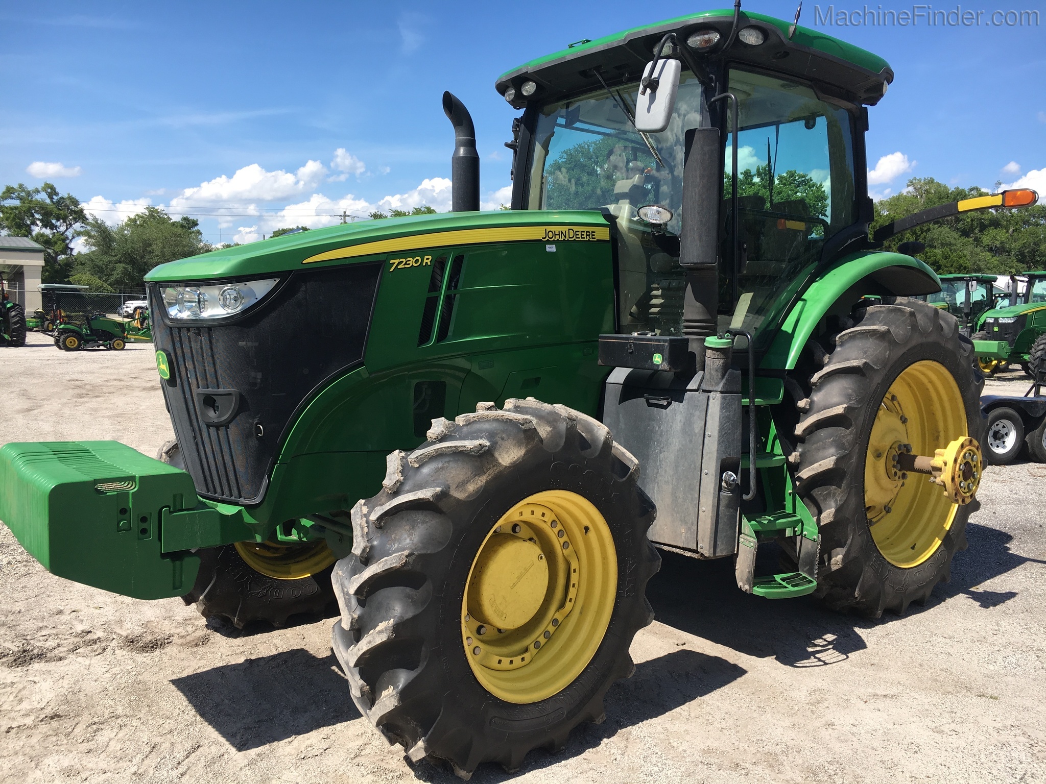 2015 John Deere 7230R Image 1