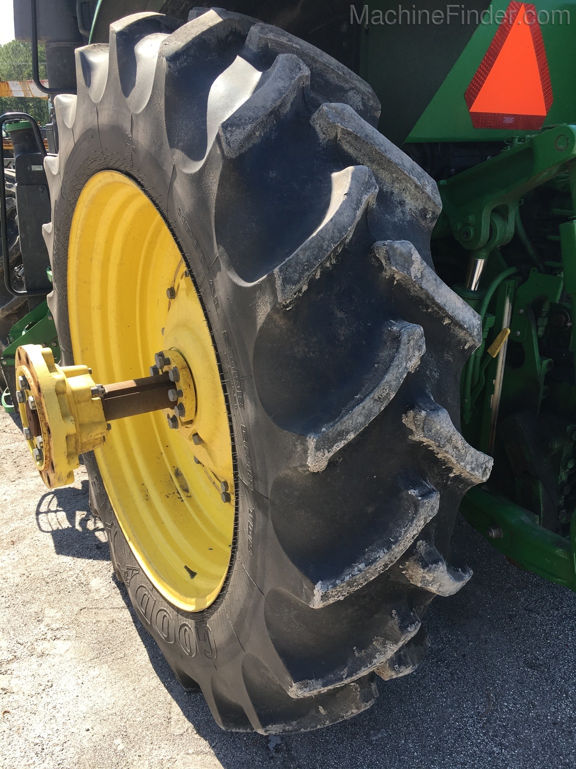 2015 John Deere 7230R Image 7