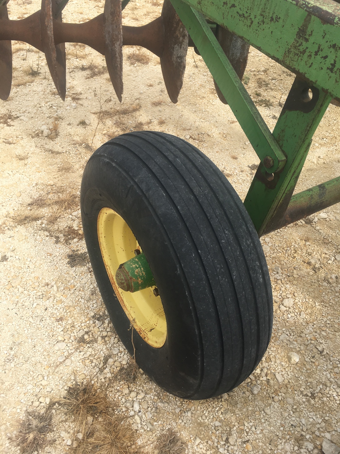 John Deere 4000 Image 4