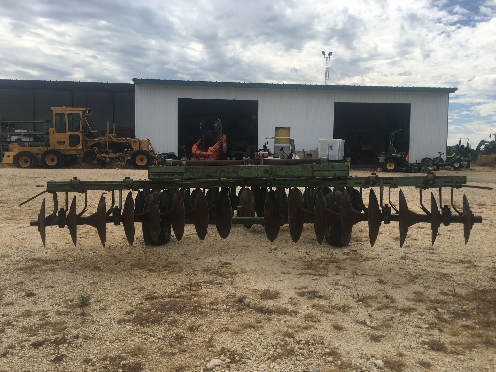 John Deere 4000 Image 6
