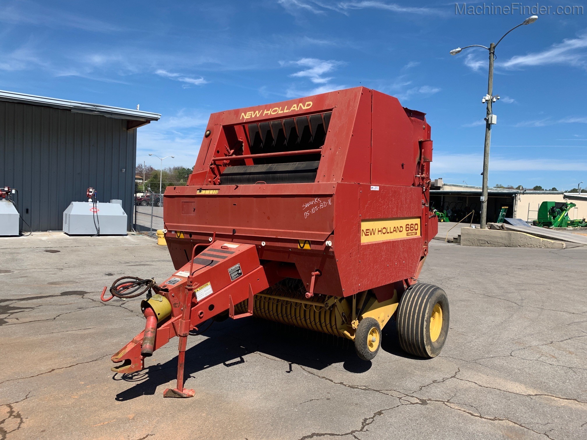 1994 New Holland 660 Image 1