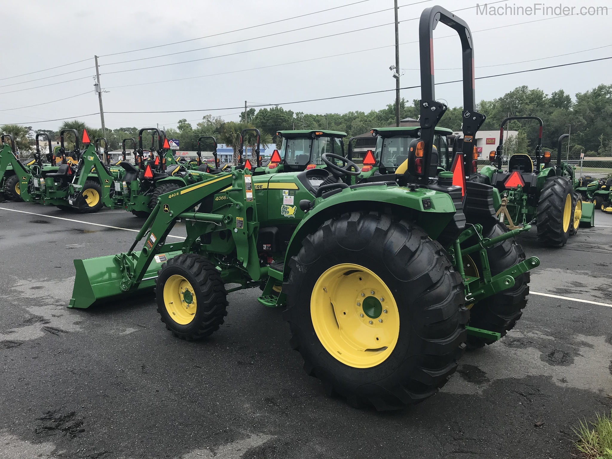2020 John Deere 4066R Image 4