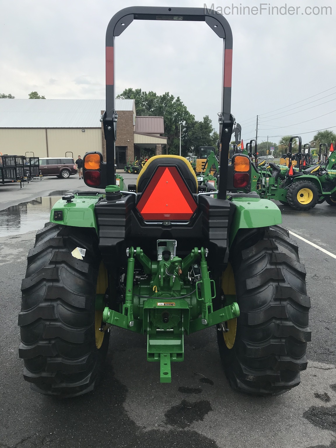 2020 John Deere 4066R Image 3
