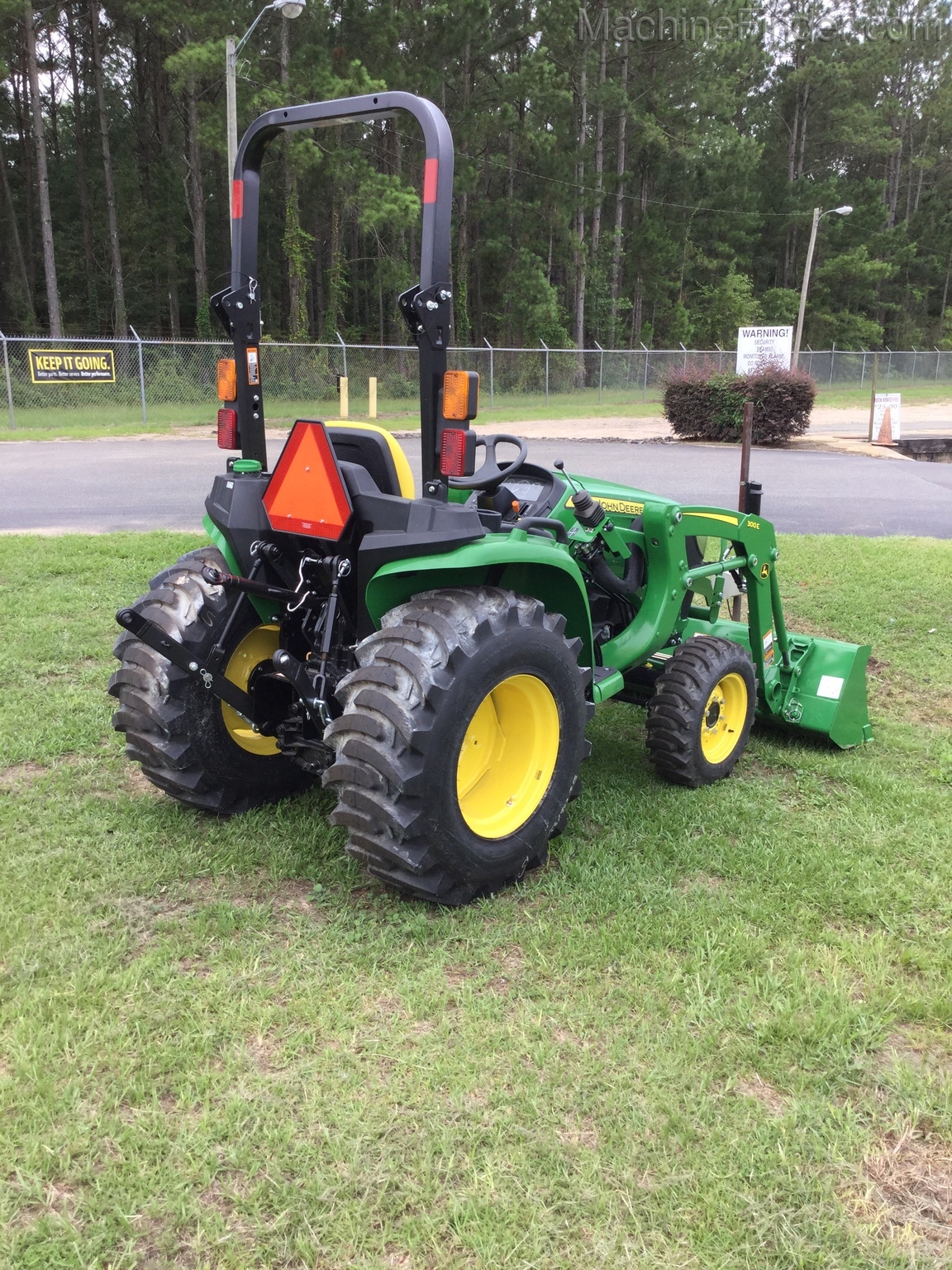 2020 John Deere 3025E Image 7