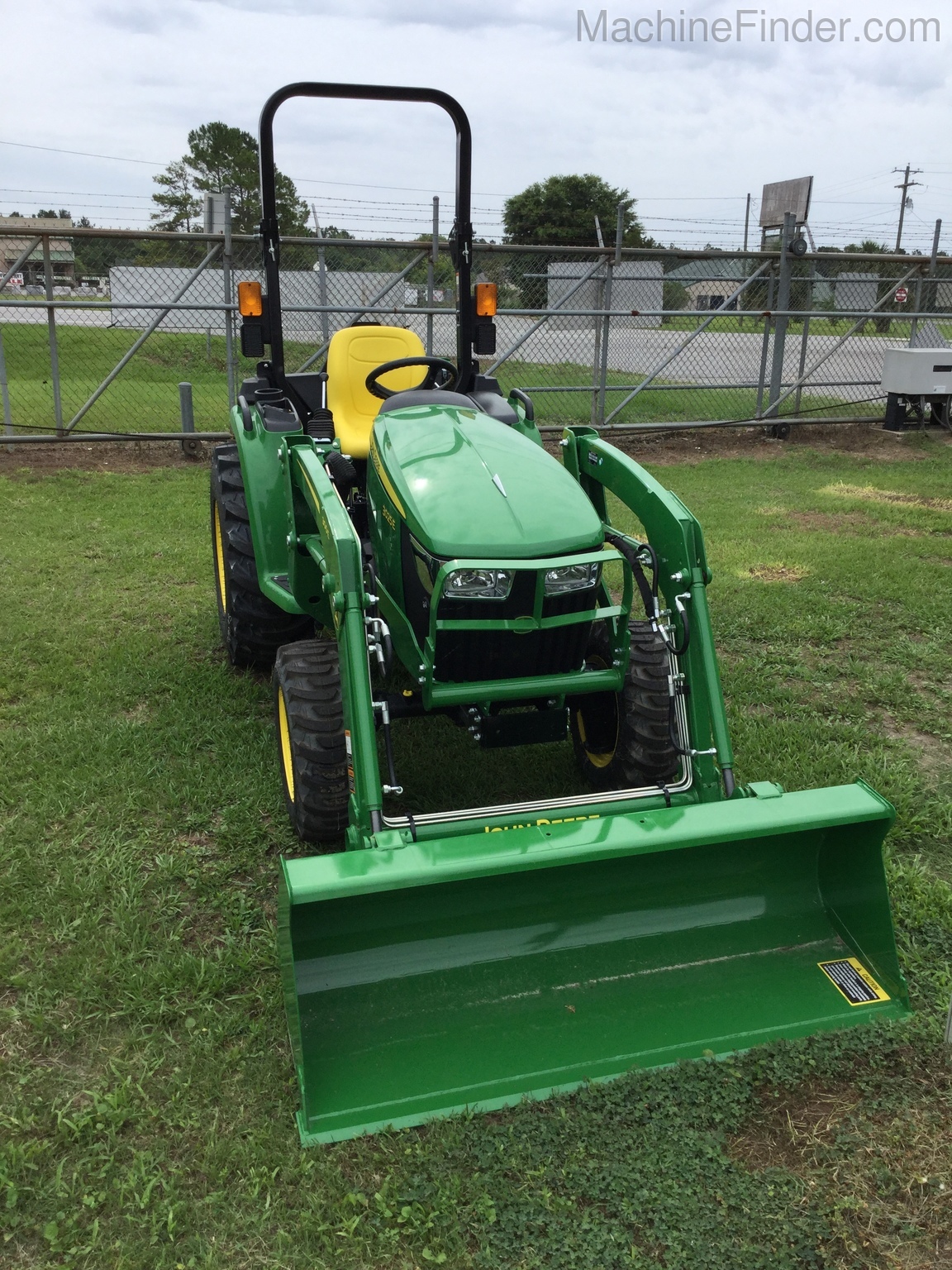 2020 John Deere 3025E Image 4