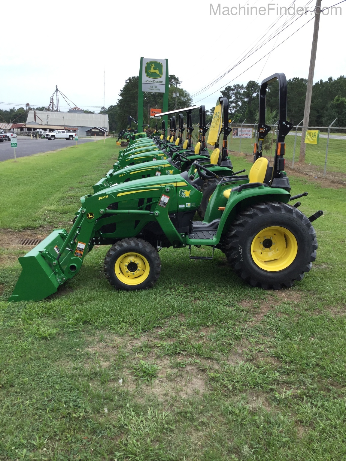 2020 John Deere 3025E Image 5