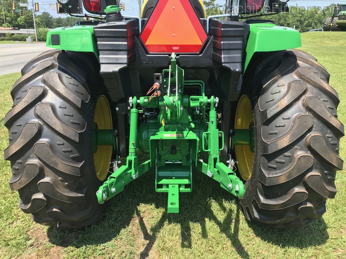2020 John Deere 4052M Heavy Duty Image 4