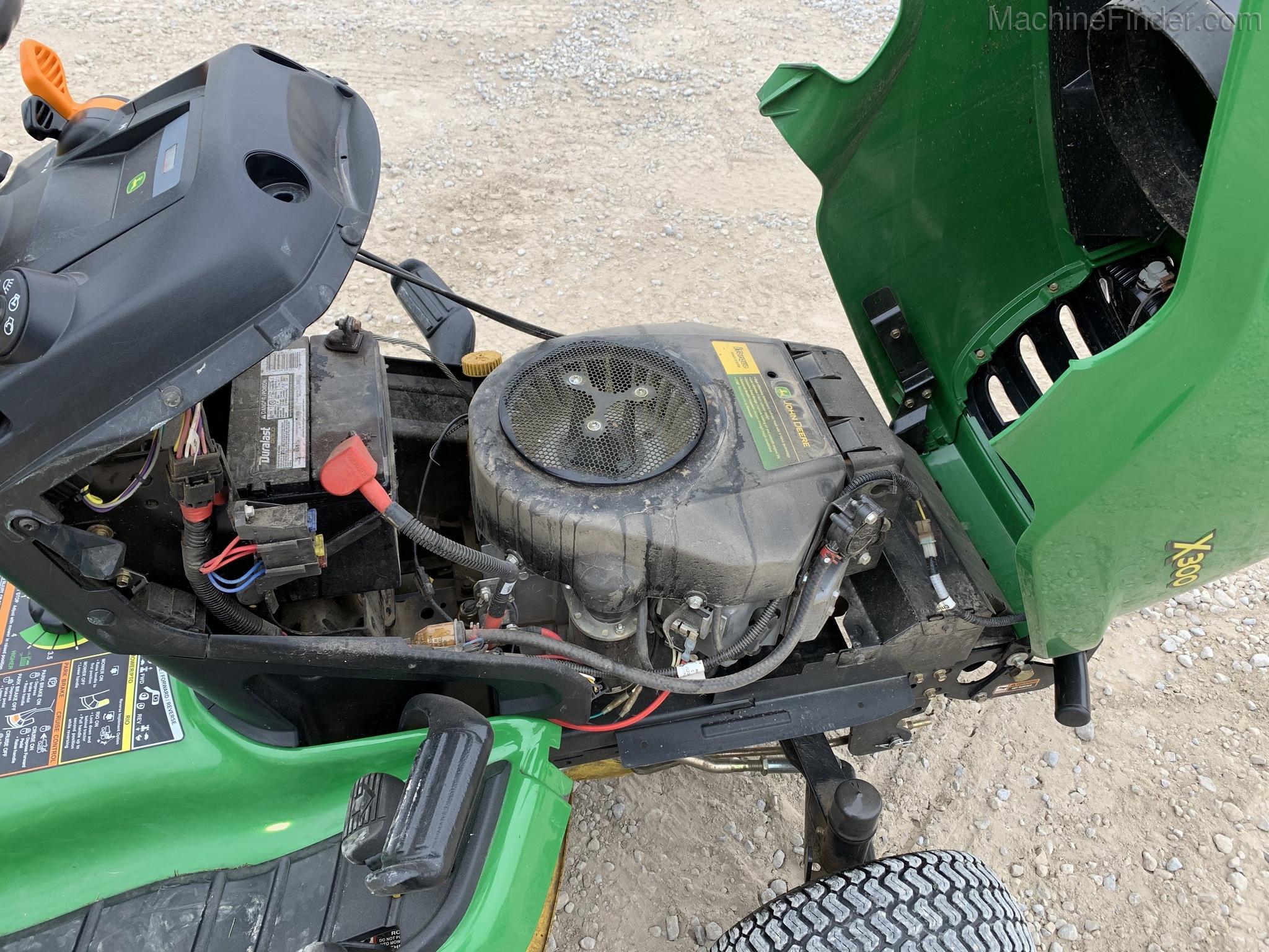 2010 John Deere X300 Image 4
