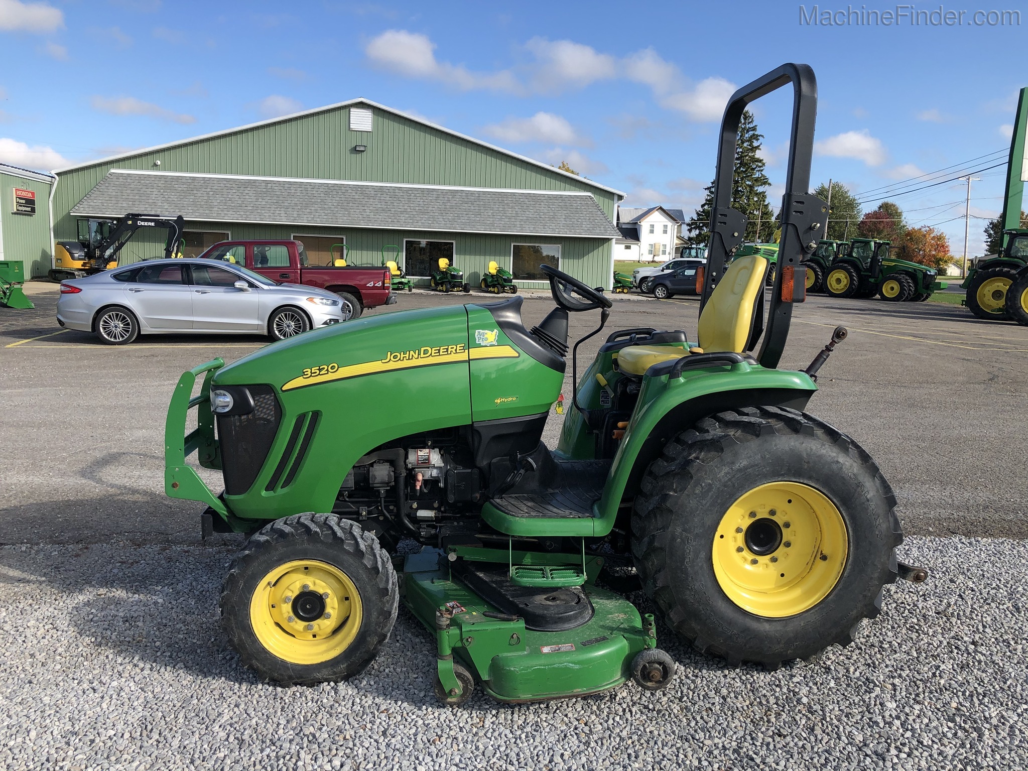 2007 John Deere 3520 Image 3
