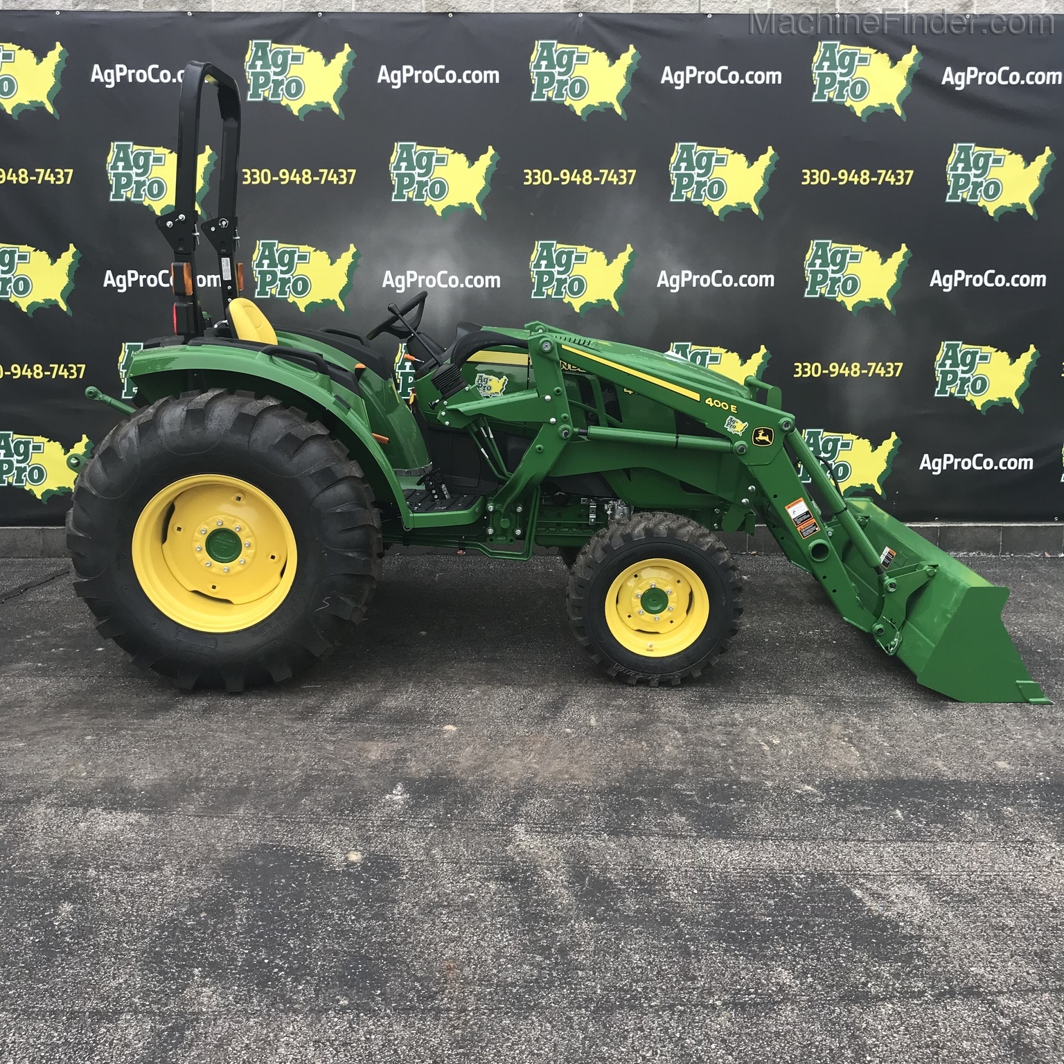 2020 John Deere 4052M Image 6