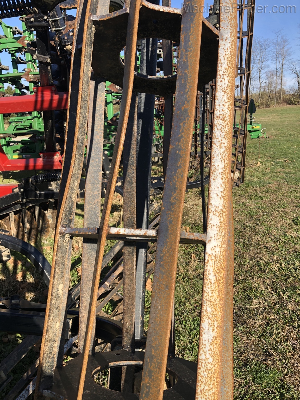 2011 Case IH 330 Image 12