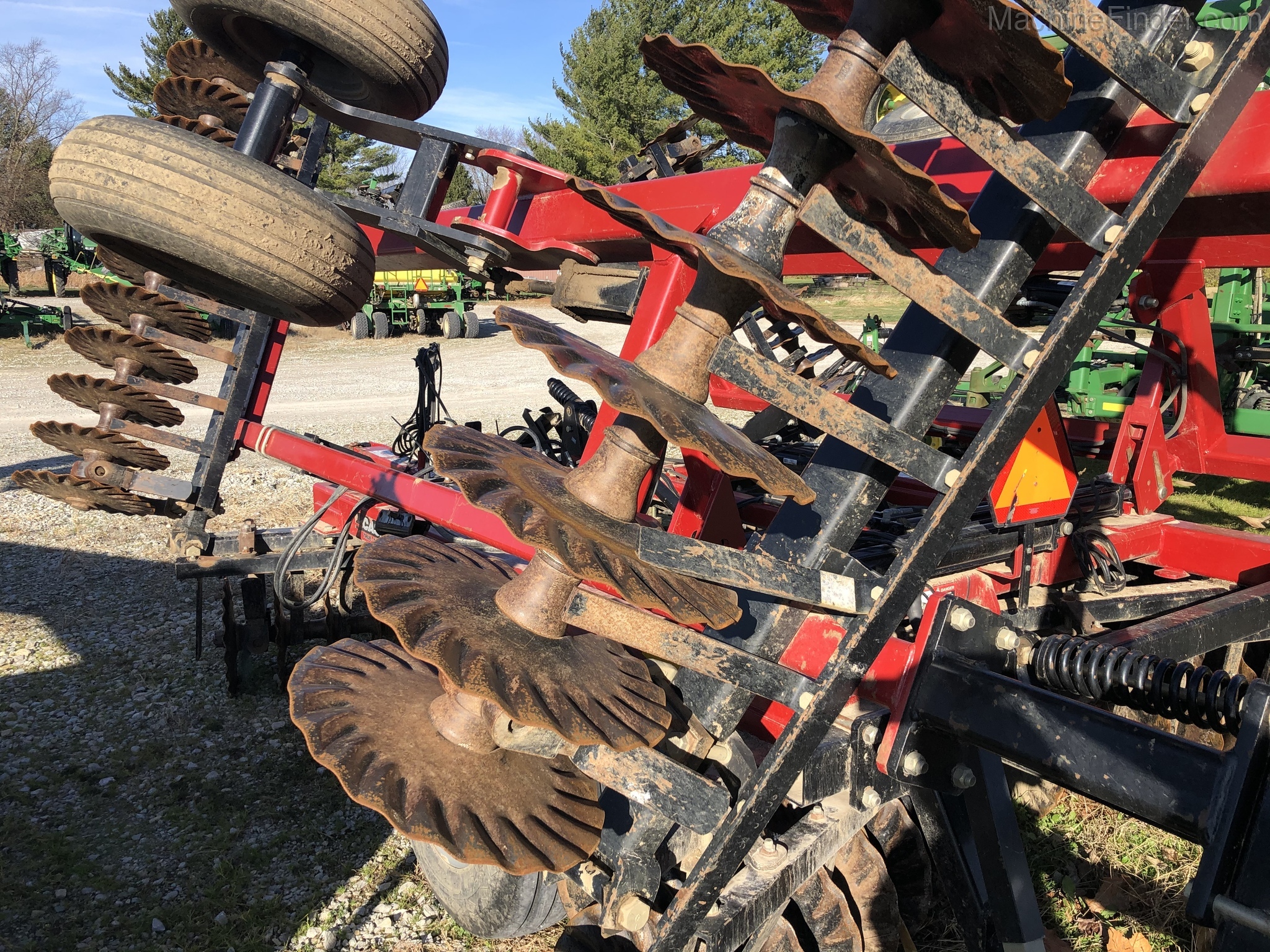 2011 Case IH 330 Image 9