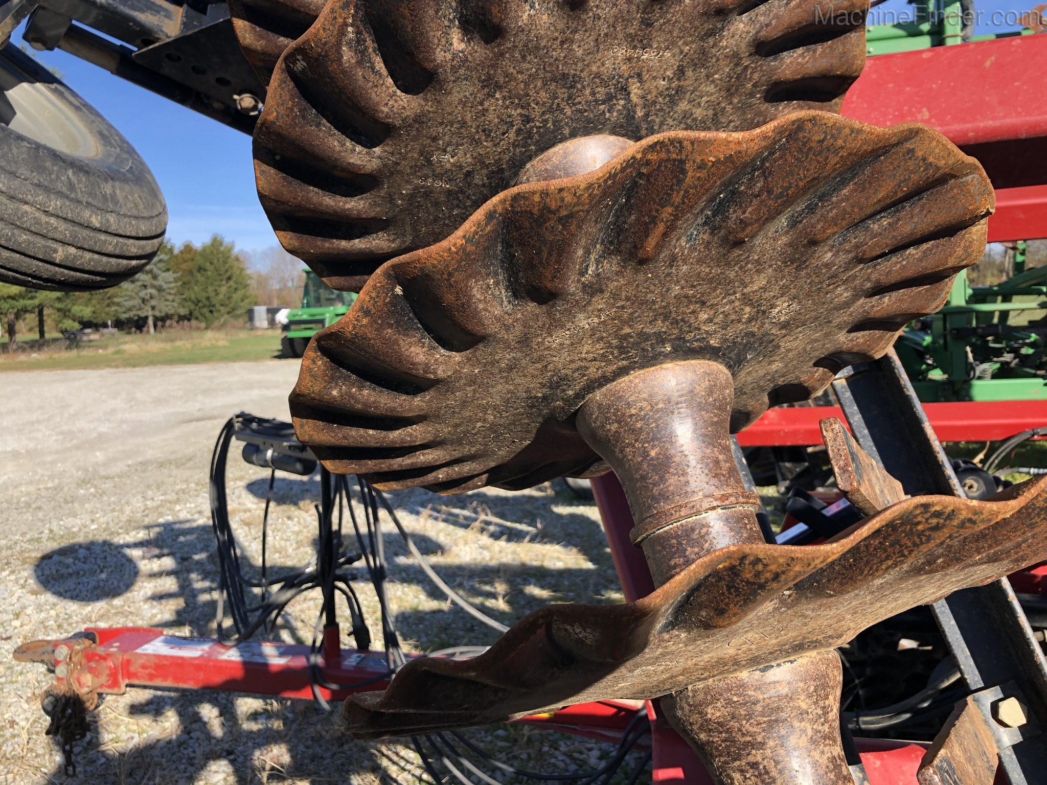 2011 Case IH 330 Image 11