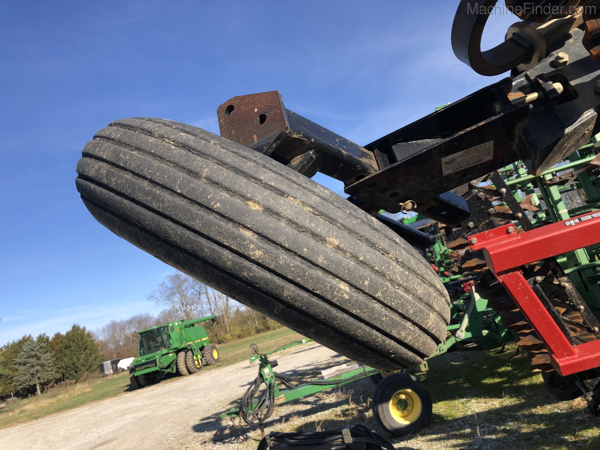 2011 Case IH 330 Image 13