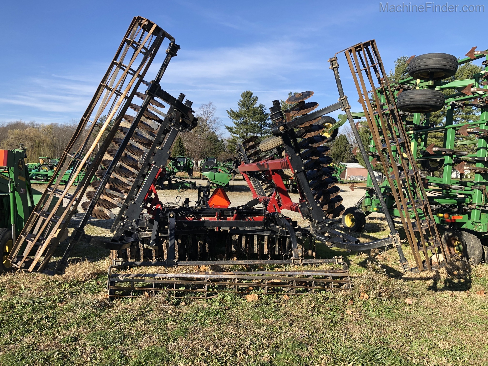 2011 Case IH 330 Image 8
