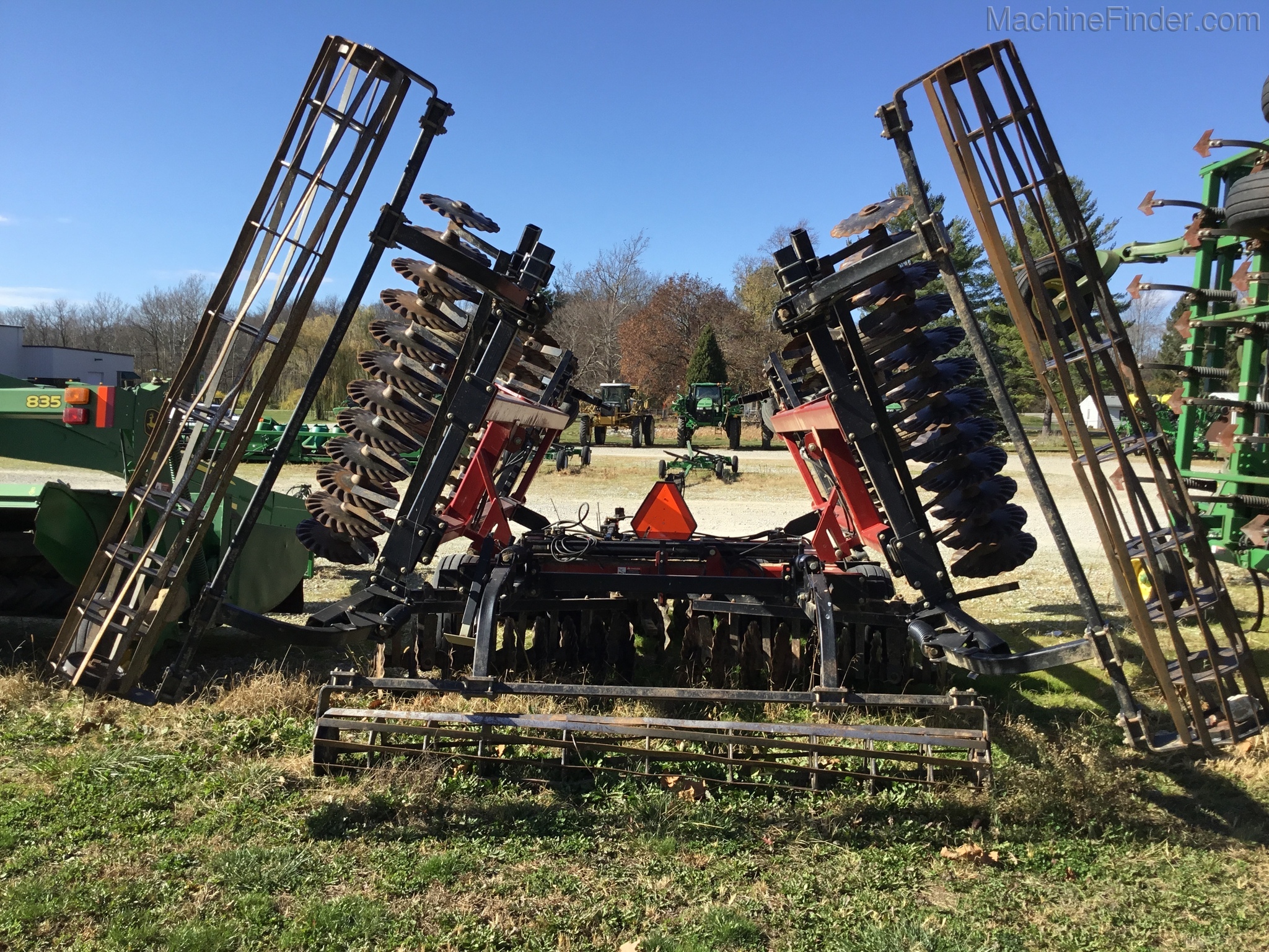 2011 Case IH 330 Image 22