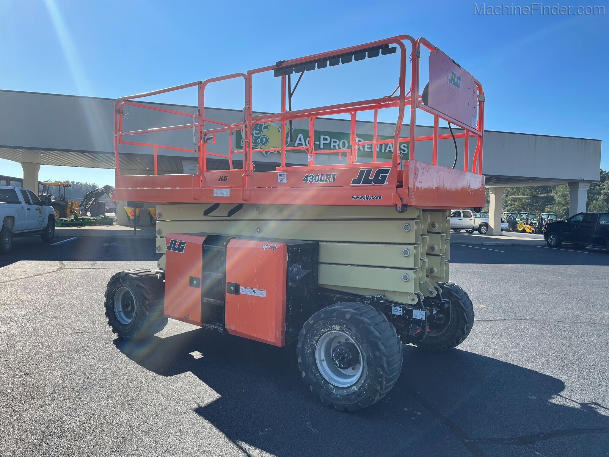 2018 JLG 430LRT Image 1