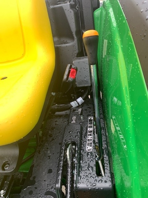 2023 John Deere 4044M Image 6