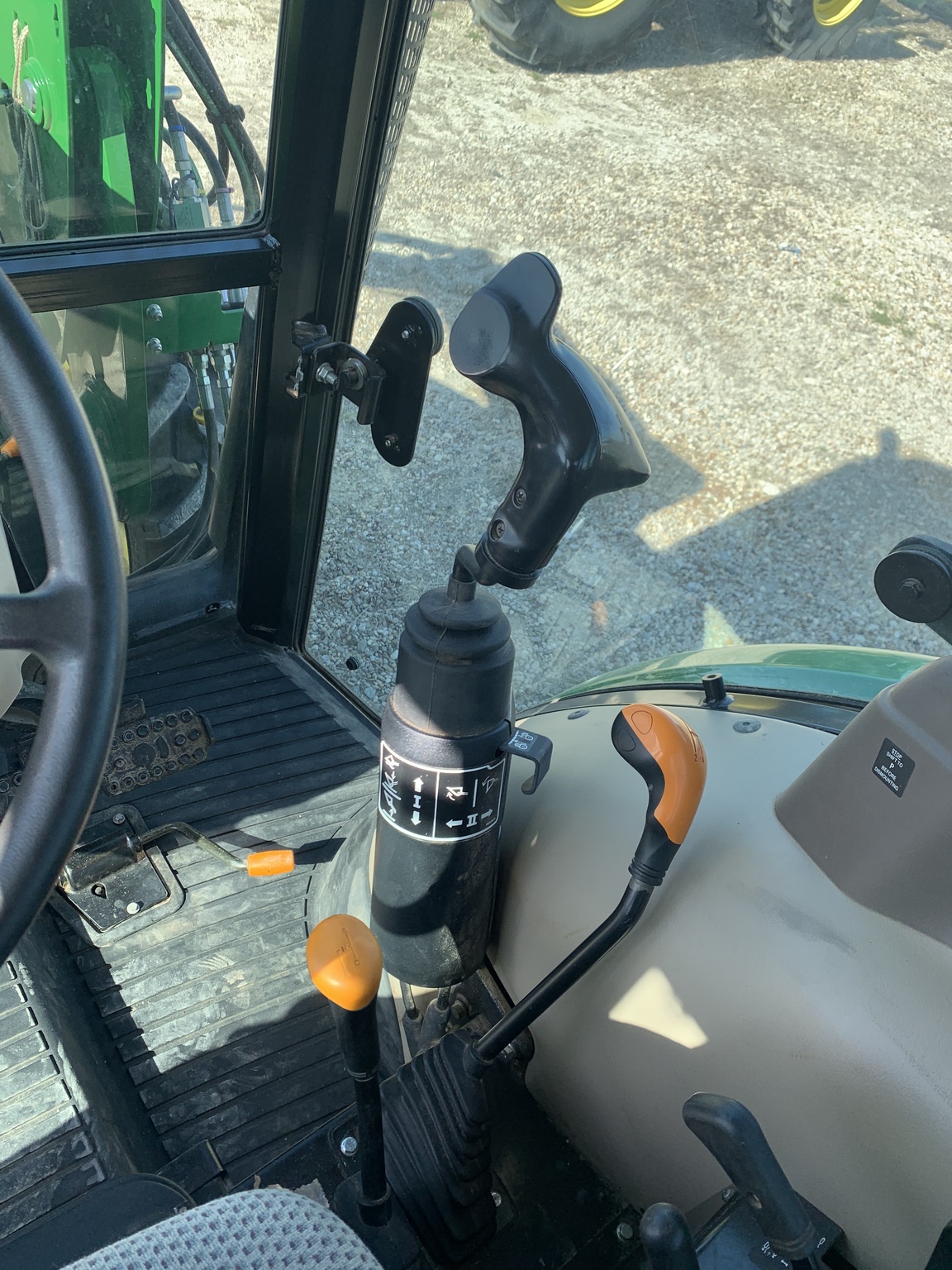 John Deere 5065E Image 9