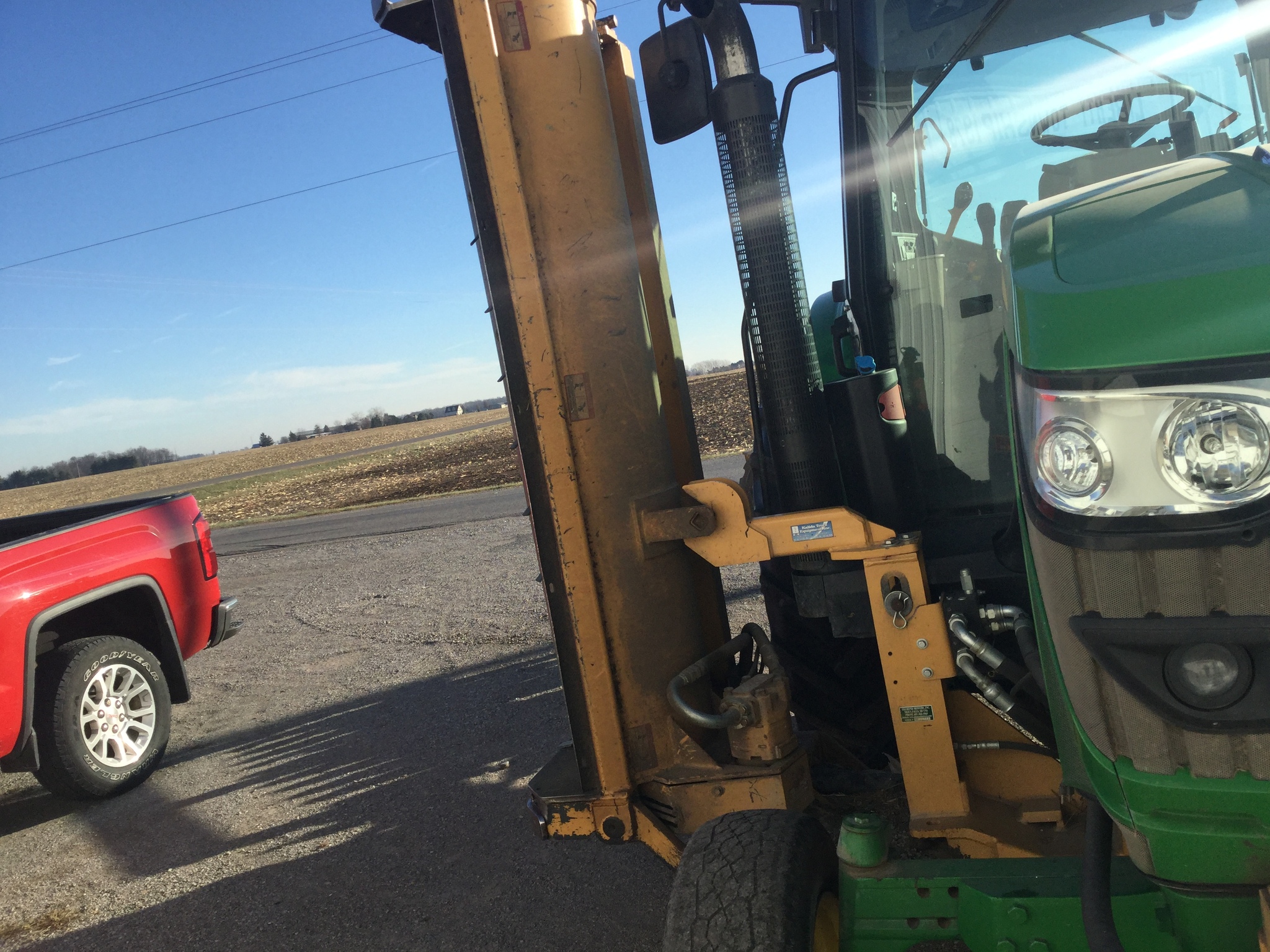 2015 John Deere 6105M Image 14