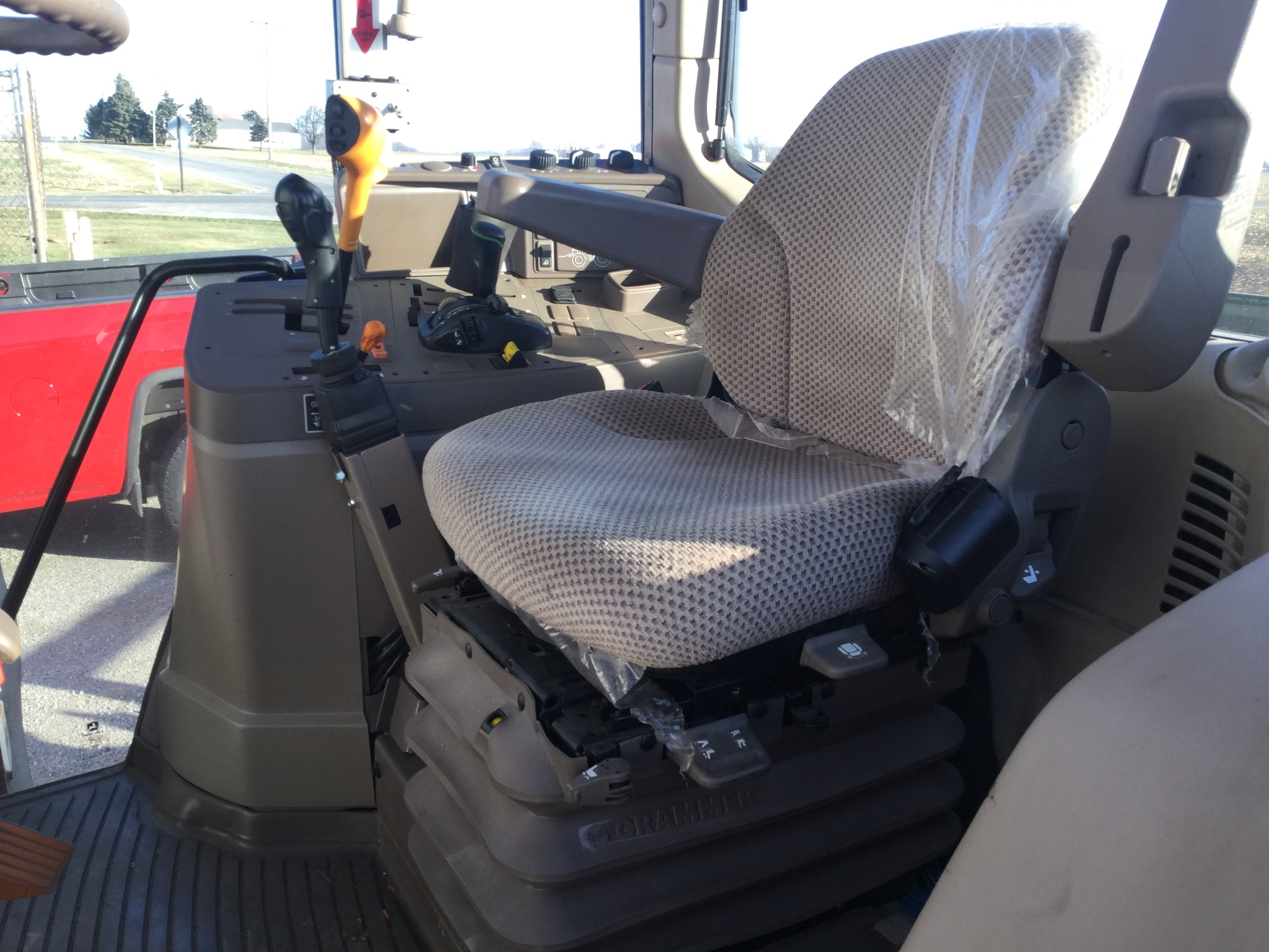 2015 John Deere 6105M Image 10