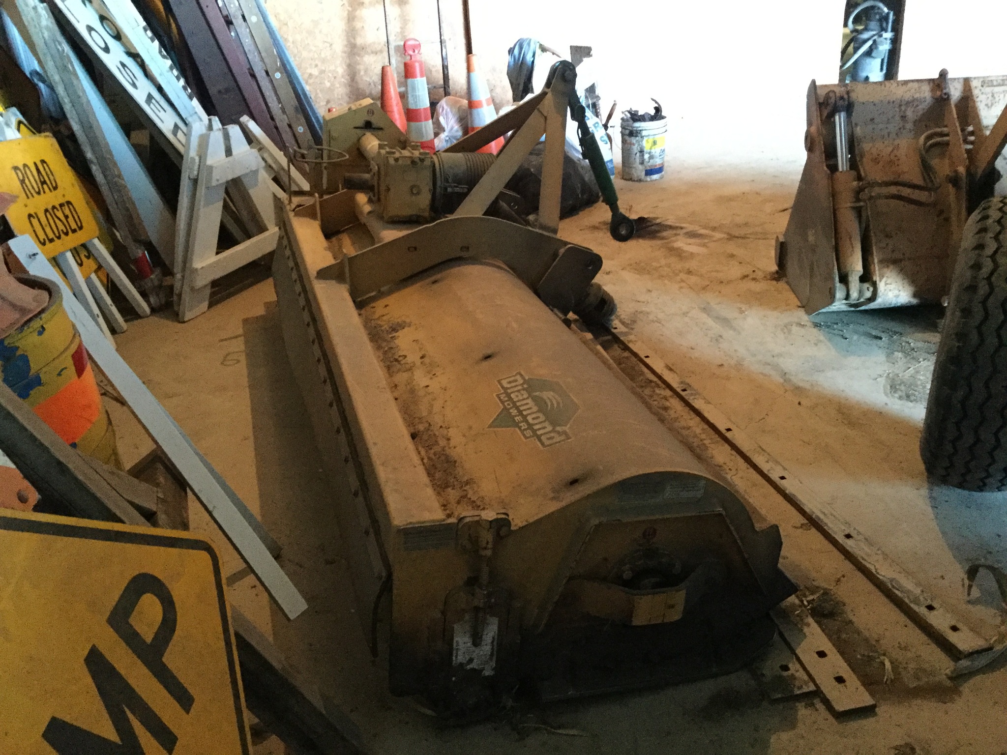 2015 John Deere 6105M Image 19