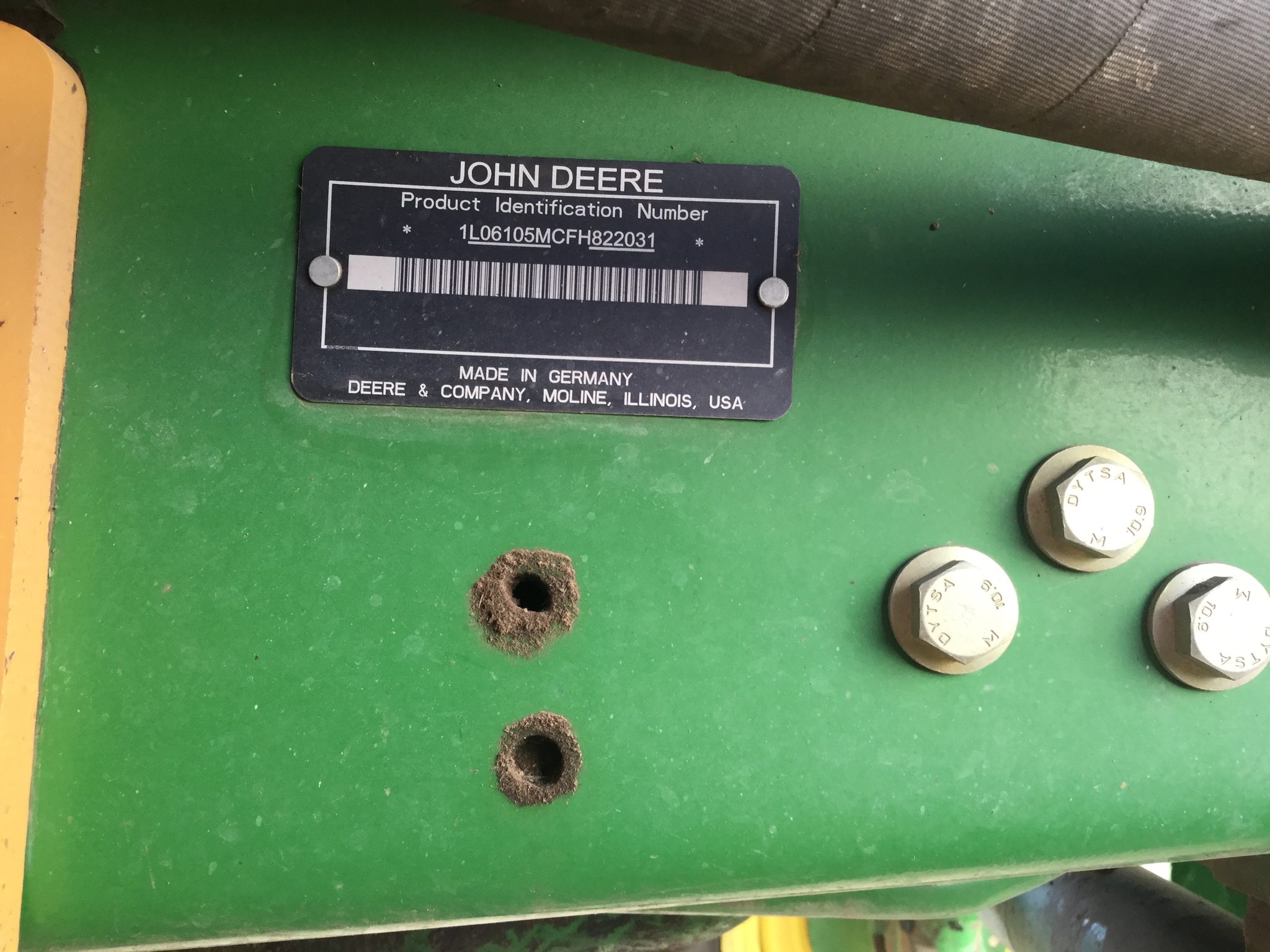 2015 John Deere 6105M Image 41