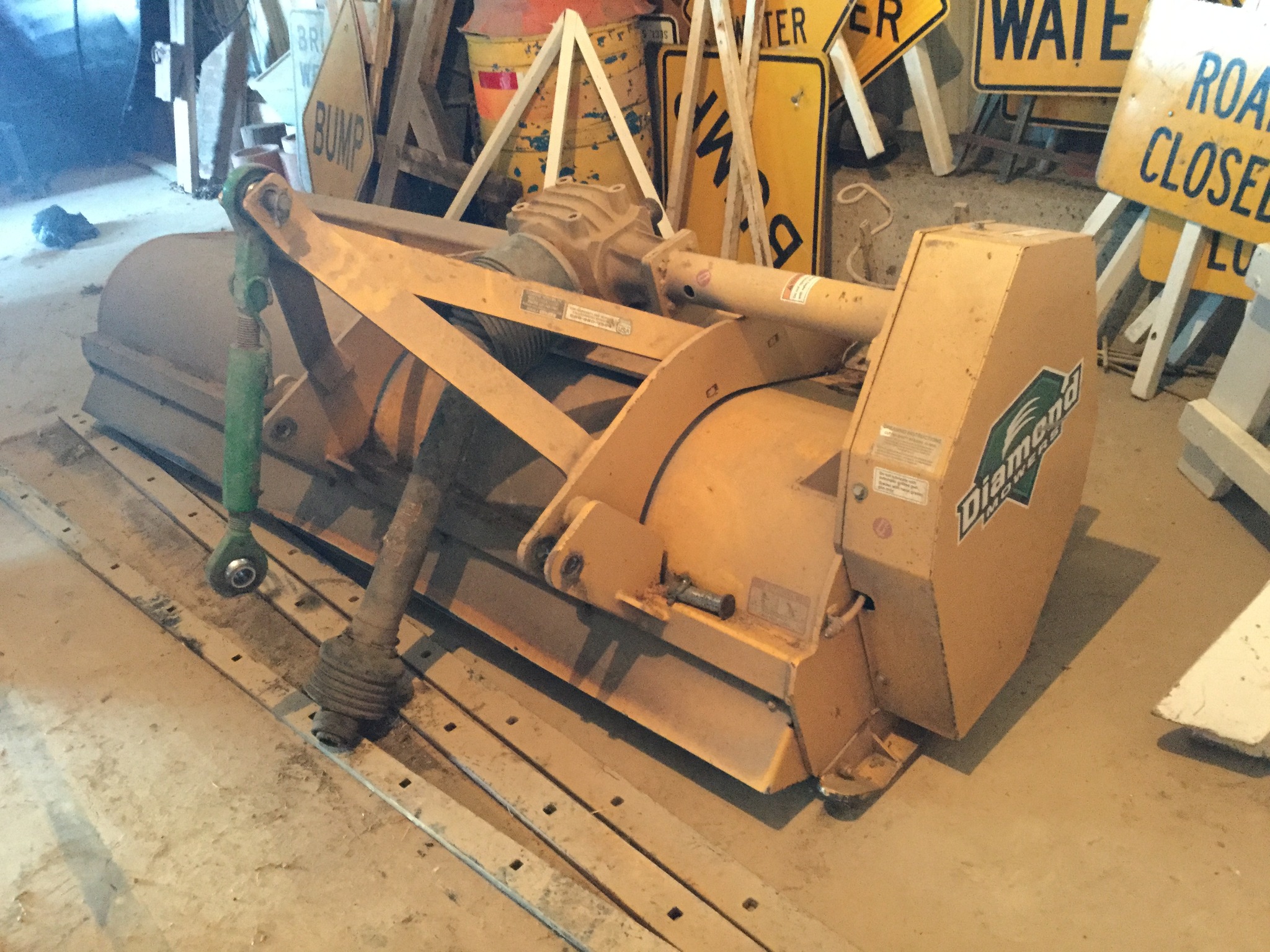 2015 John Deere 6105M Image 18