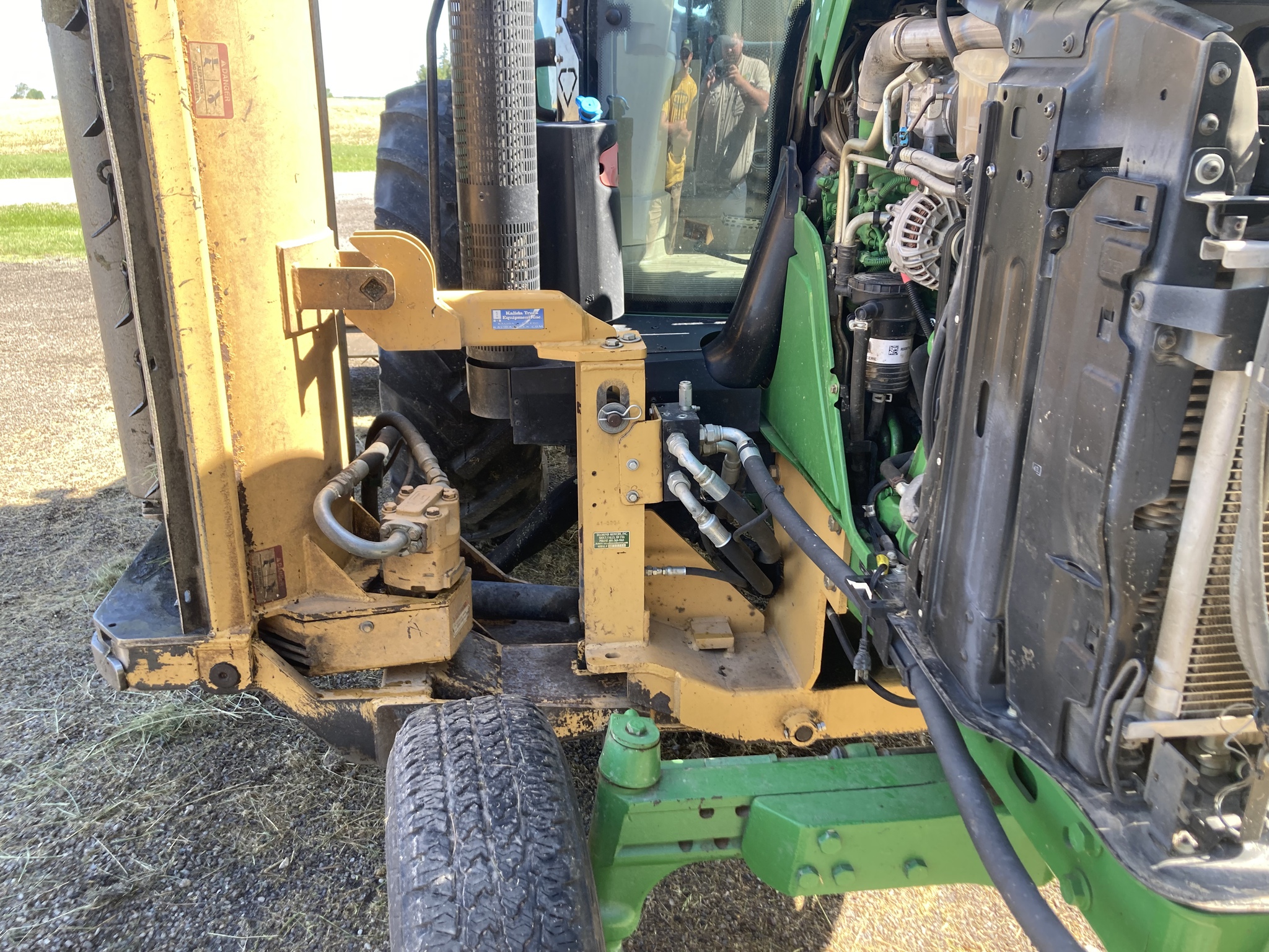 2015 John Deere 6105M Image 25