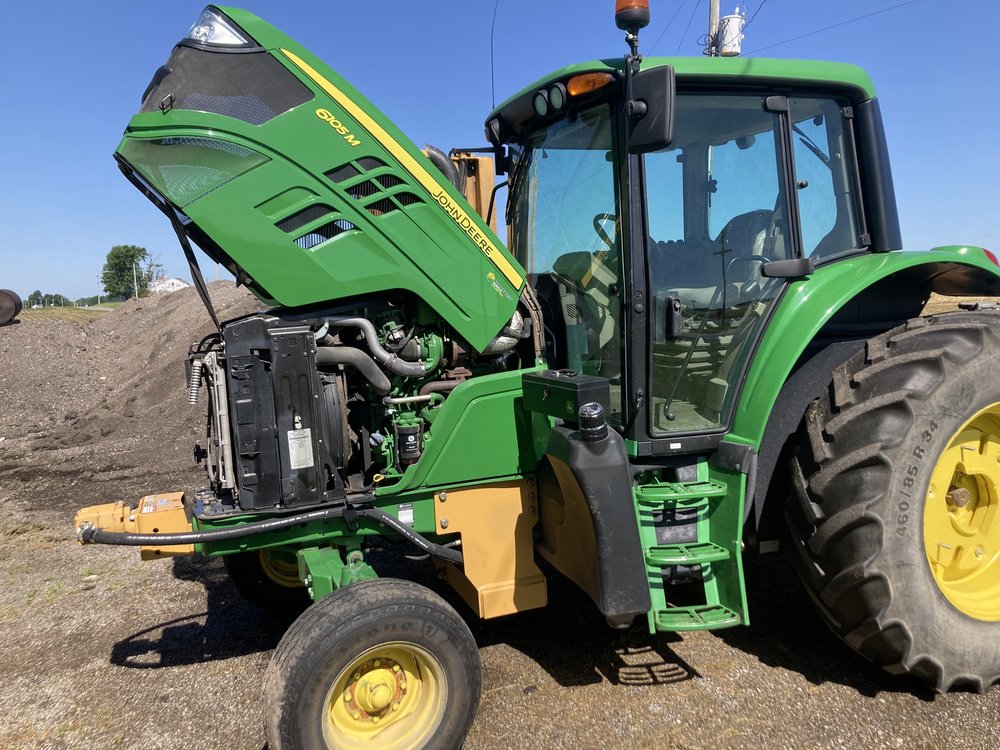 2015 John Deere 6105M Image 29